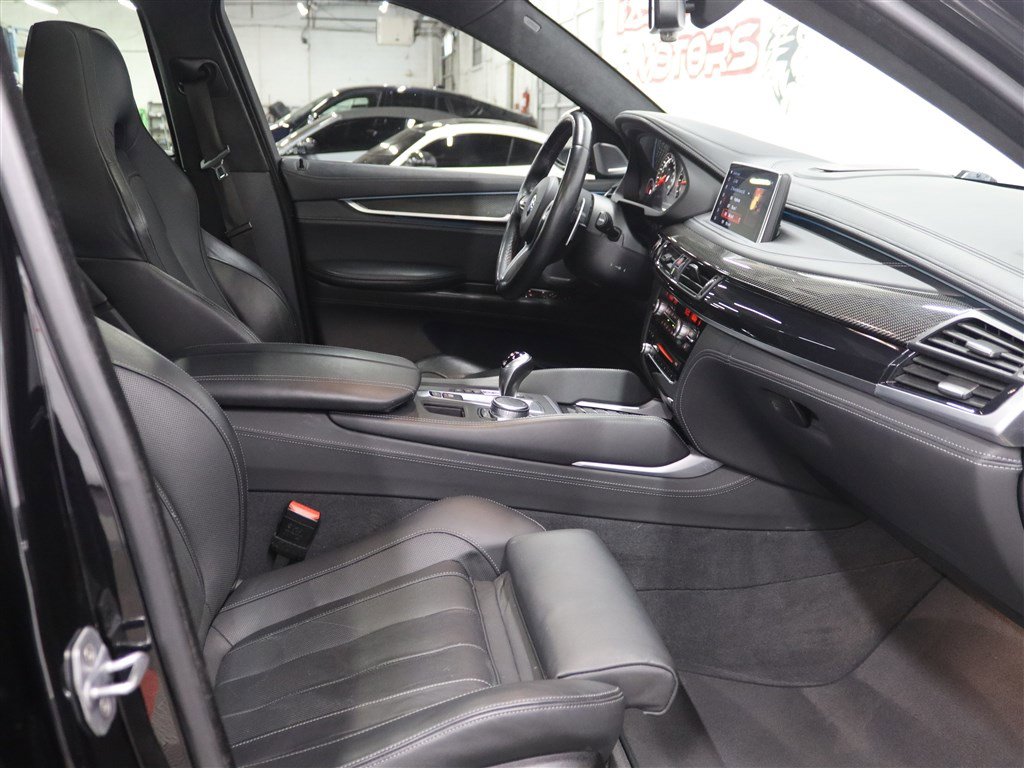 Used 2019 BMW X6 M w/ Executive Package image 29