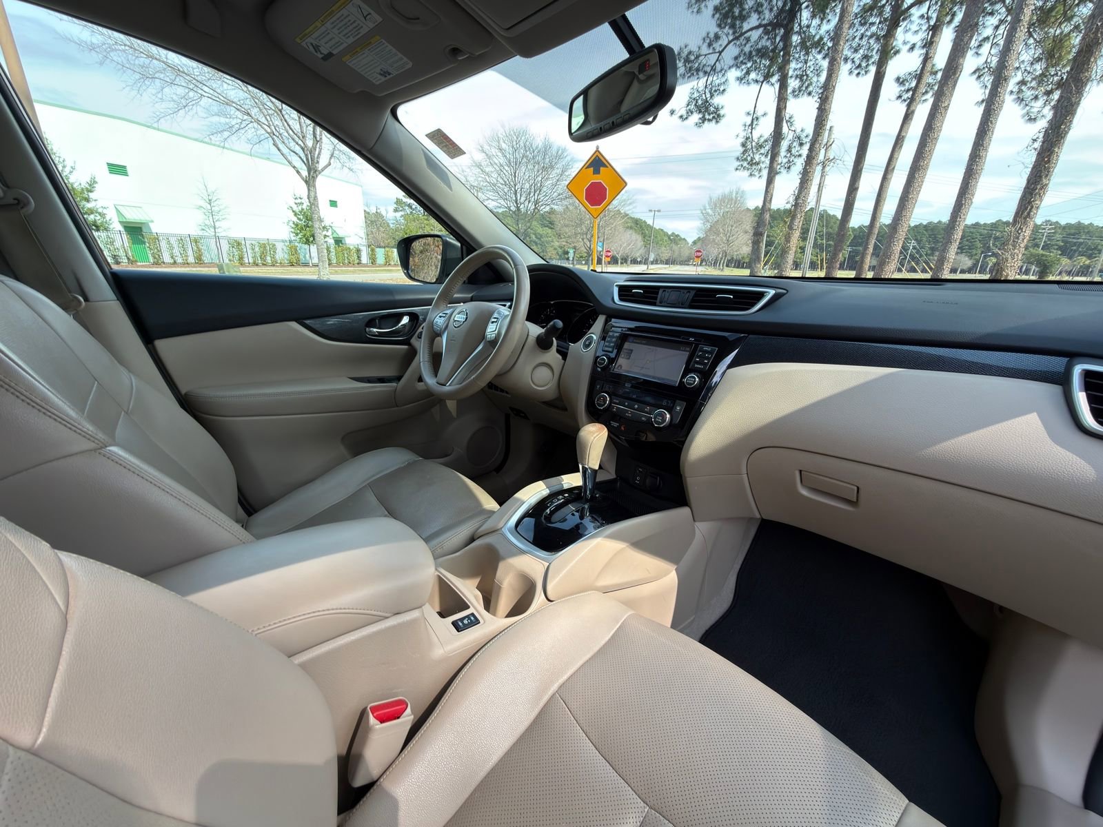 Used 2015 Nissan Rogue SL image 19