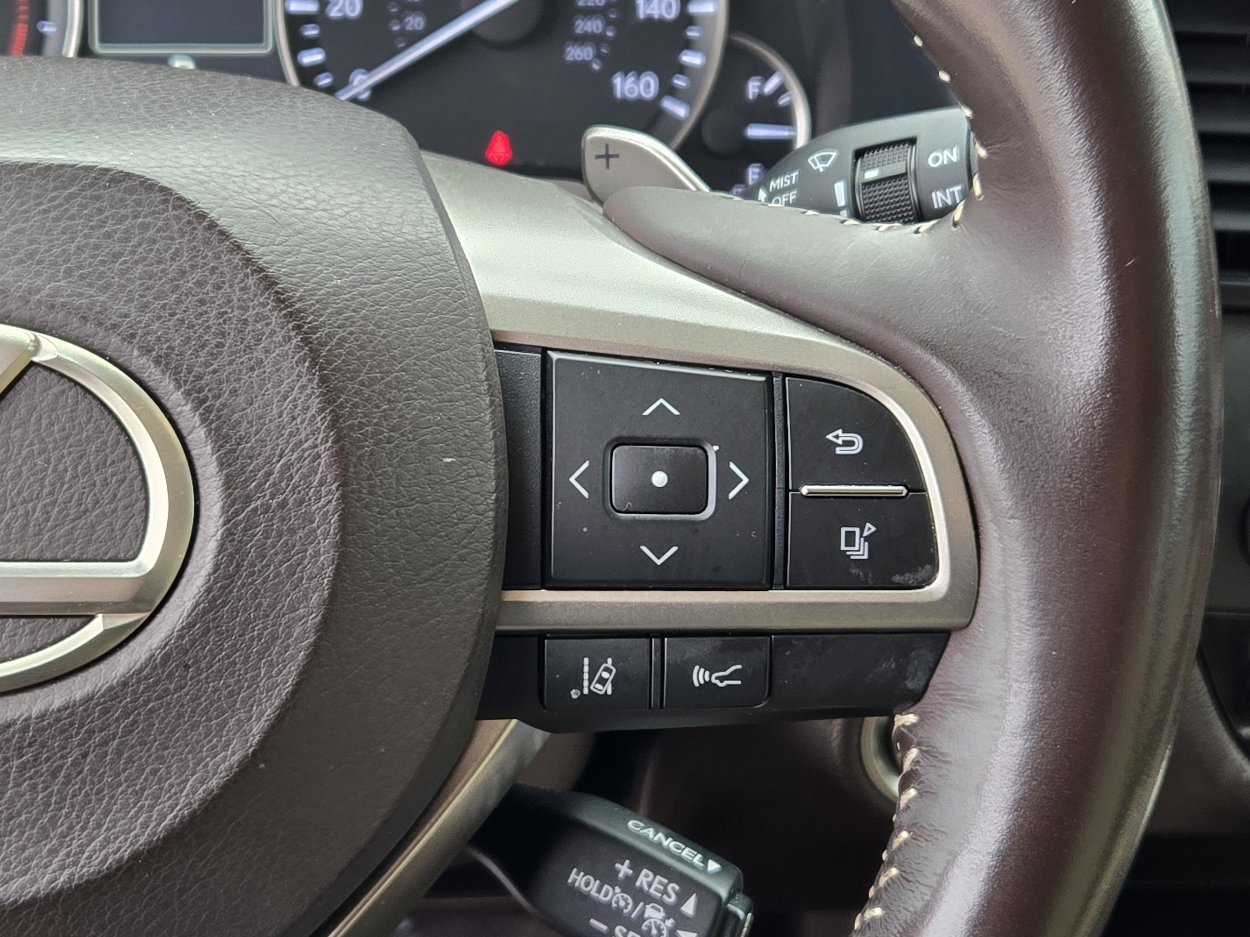 Used 2020 Lexus RX 350L Luxury image 37