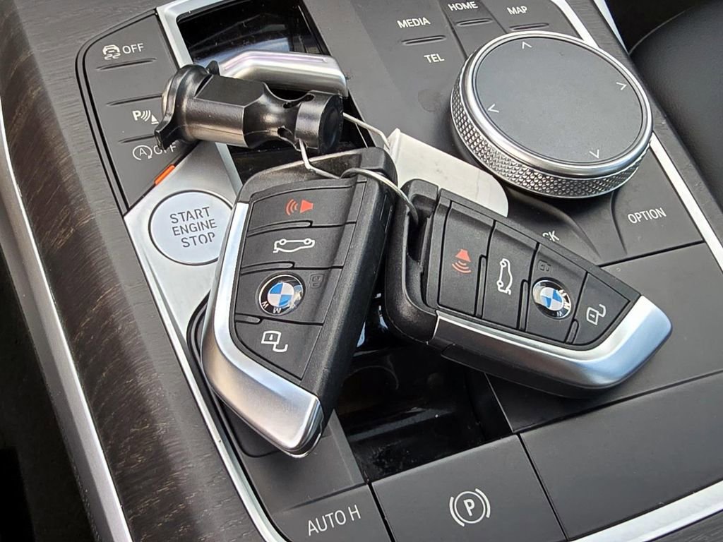 Used 2023 BMW 330i Sedan w/ Driving Assistance Package image 18