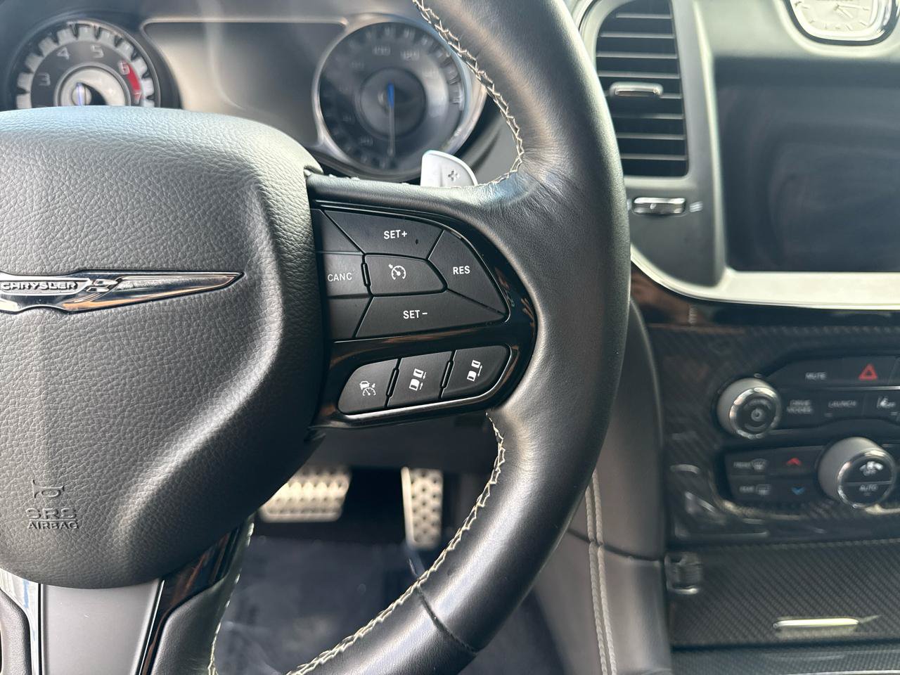 Used 2023 Chrysler 300 C RWD image 18