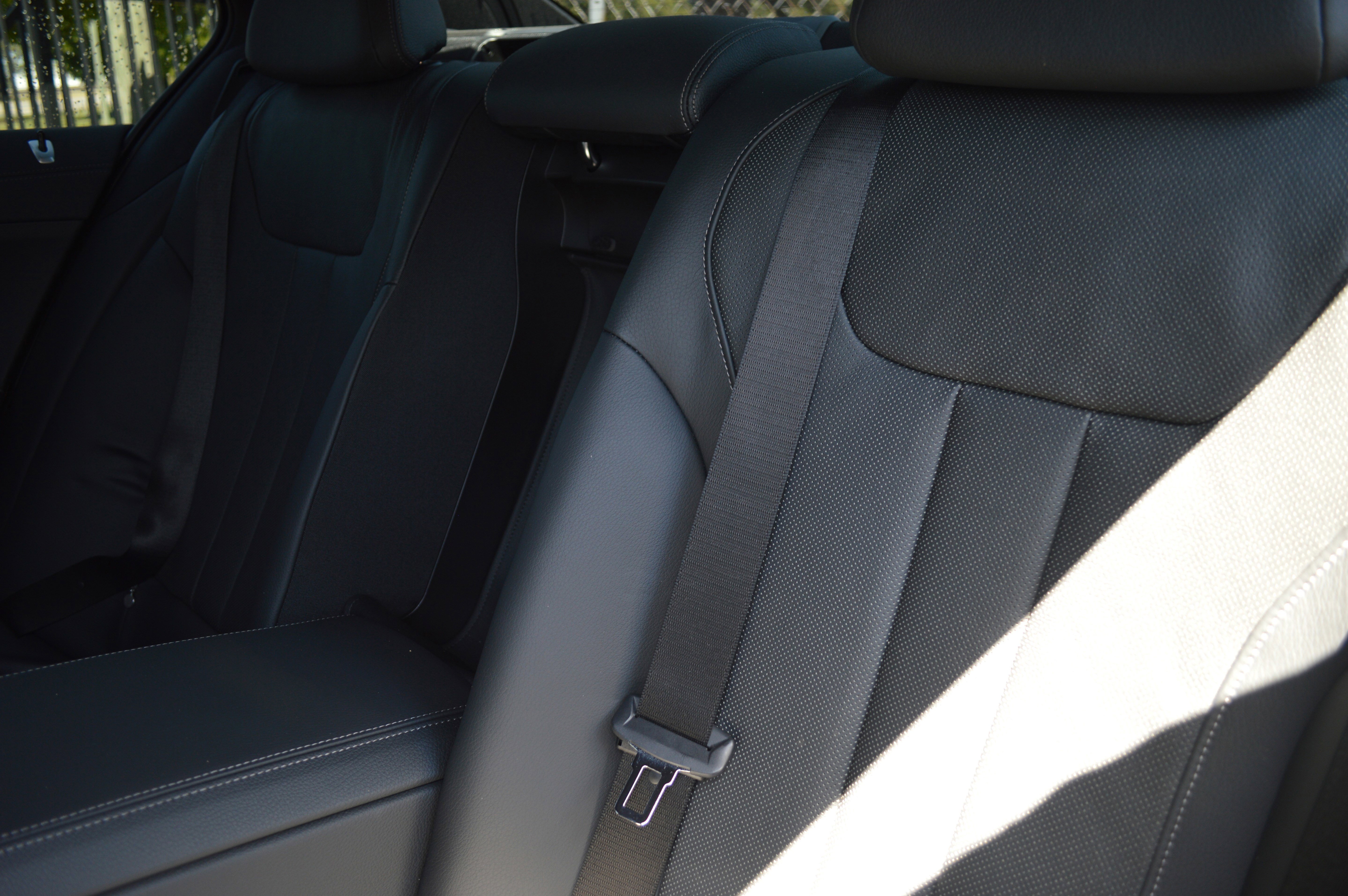 Used 2022 BMW 740i w/ M Sport Package image 29