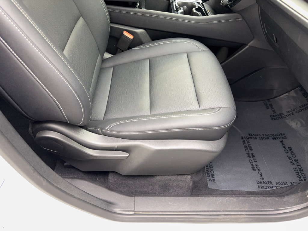 Used 2026 Chevrolet Traverse LT FWD image 50