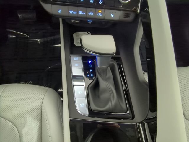 New 2026 Hyundai Elantra Limited image 28