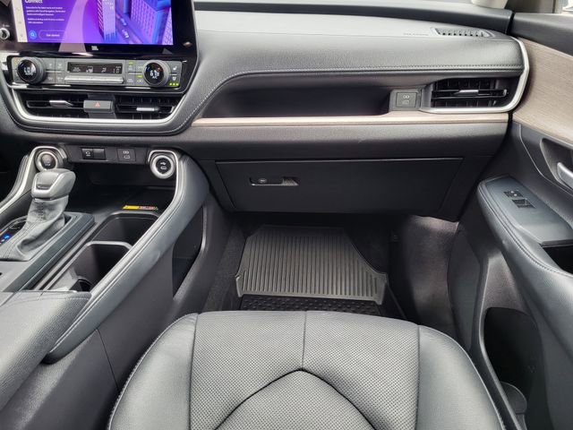 Used 2025 Toyota Grand Highlander AWD image 28