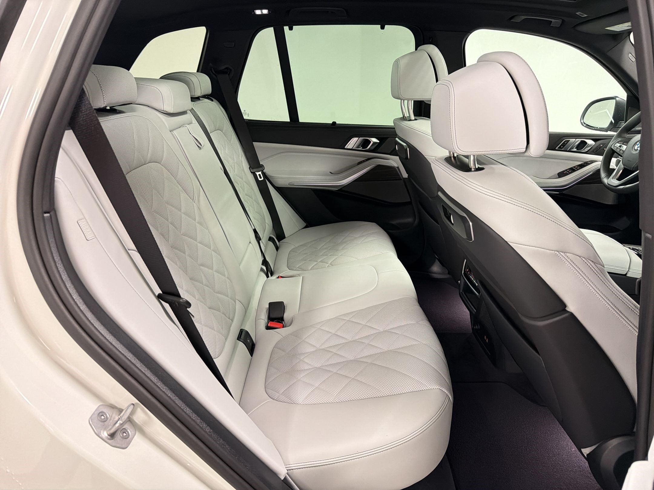 New 2026 BMW X5 sDrive40i w/ Climate Comfort Package RWD image 29