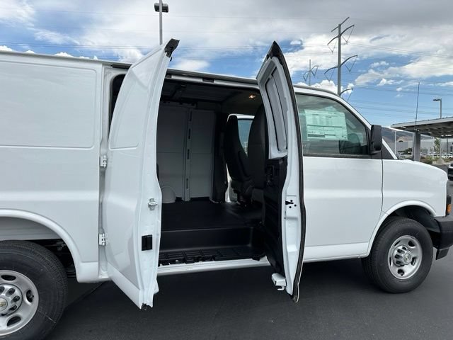 New 2026 Chevrolet Express 2500 w/ Driver Convenience Package RWD image 23