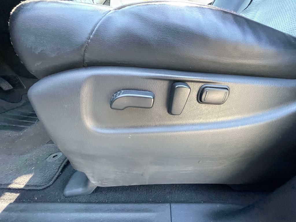Used 2019 Nissan Armada Platinum w/ Captain's Chairs Package AWD/4WD image 17
