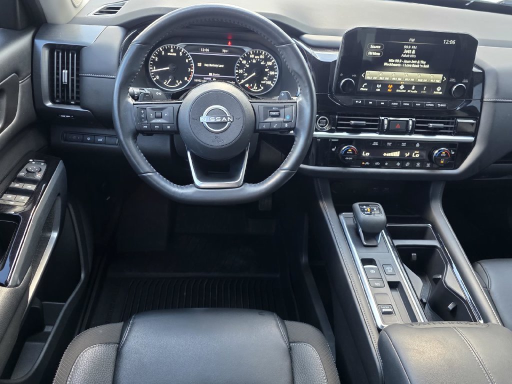 Used 2024 Nissan Pathfinder SL w/ SL Premium Package FWD image 12
