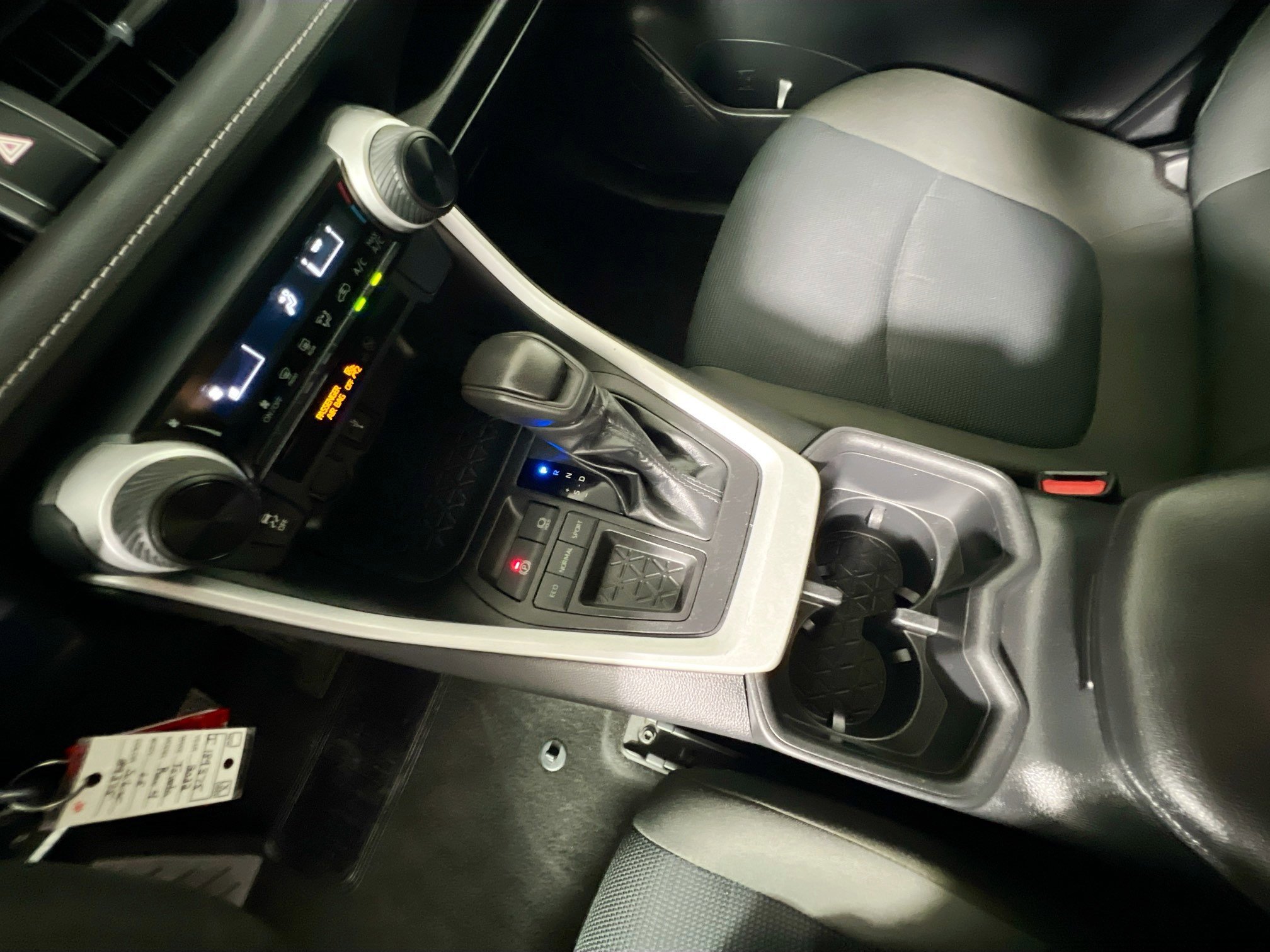 Used 2022 Toyota RAV4 LE FWD image 23