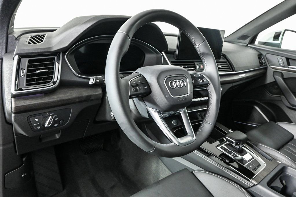 New 2025 Audi Q5 2.0T Premium Plus AWD/4WD image 4