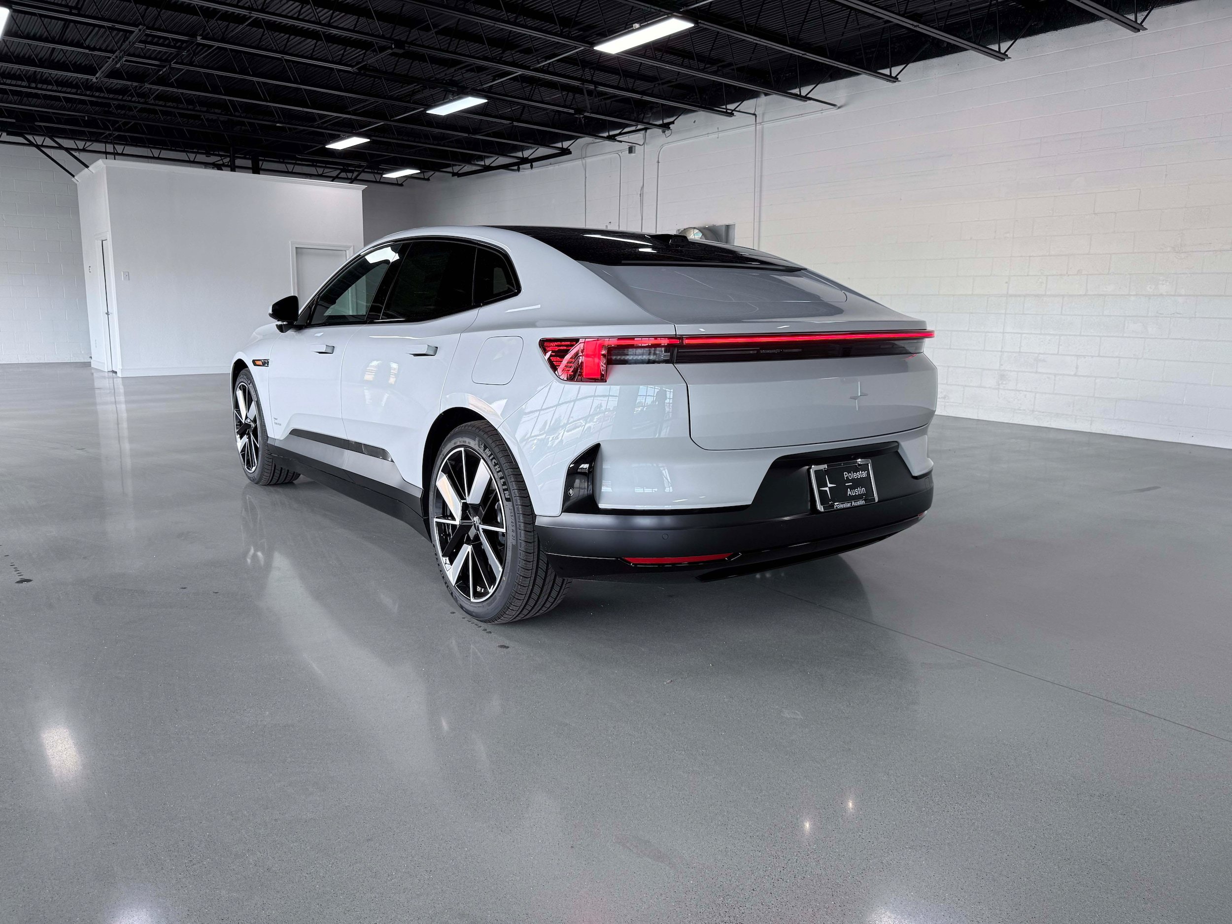 New 2026 Polestar Polestar 4 AWD/4WD image 4