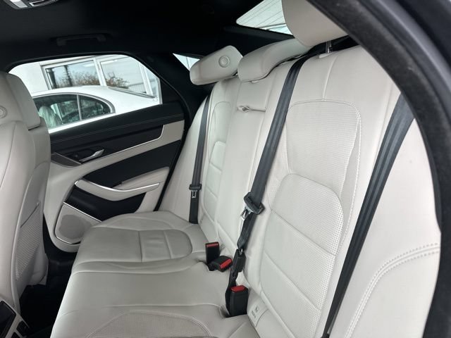 Used 2024 Jaguar XF R-Dynamic SE RWD image 23