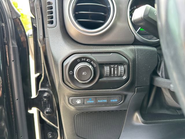 Used 2021 Jeep Wrangler Unlimited Rubicon 4xe w/ Cold Weather Group AWD/4WD image 20
