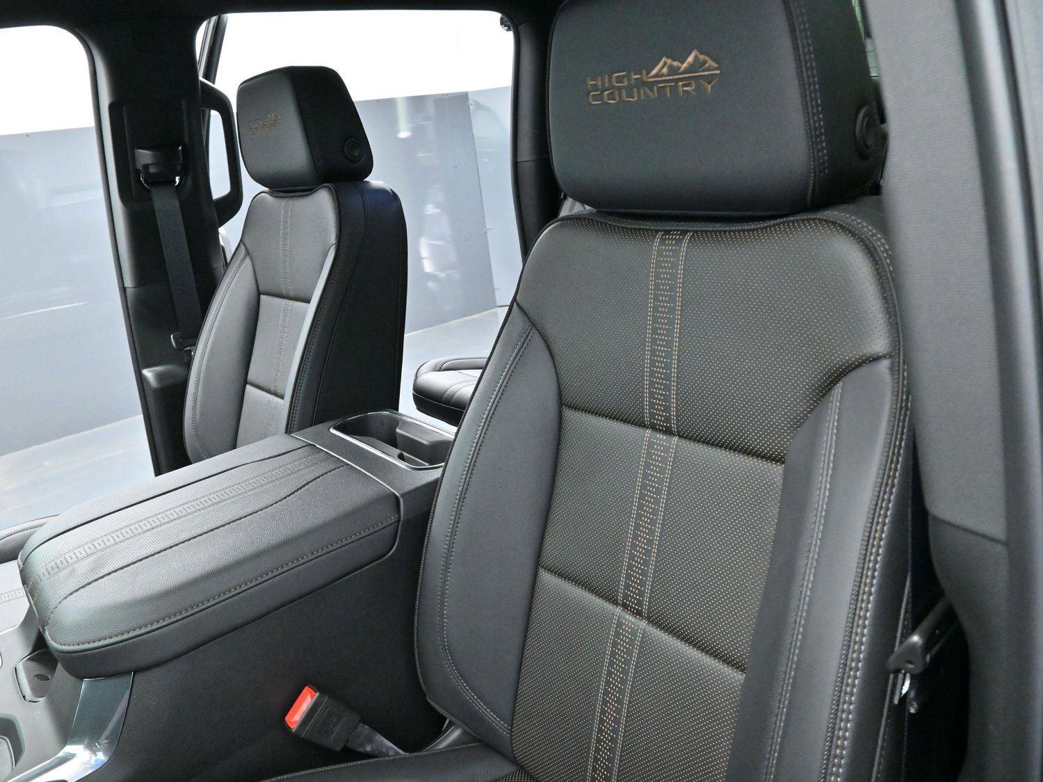 Used 2025 Chevrolet Silverado 1500 High Country w/ Technology Package AWD/4WD image 15