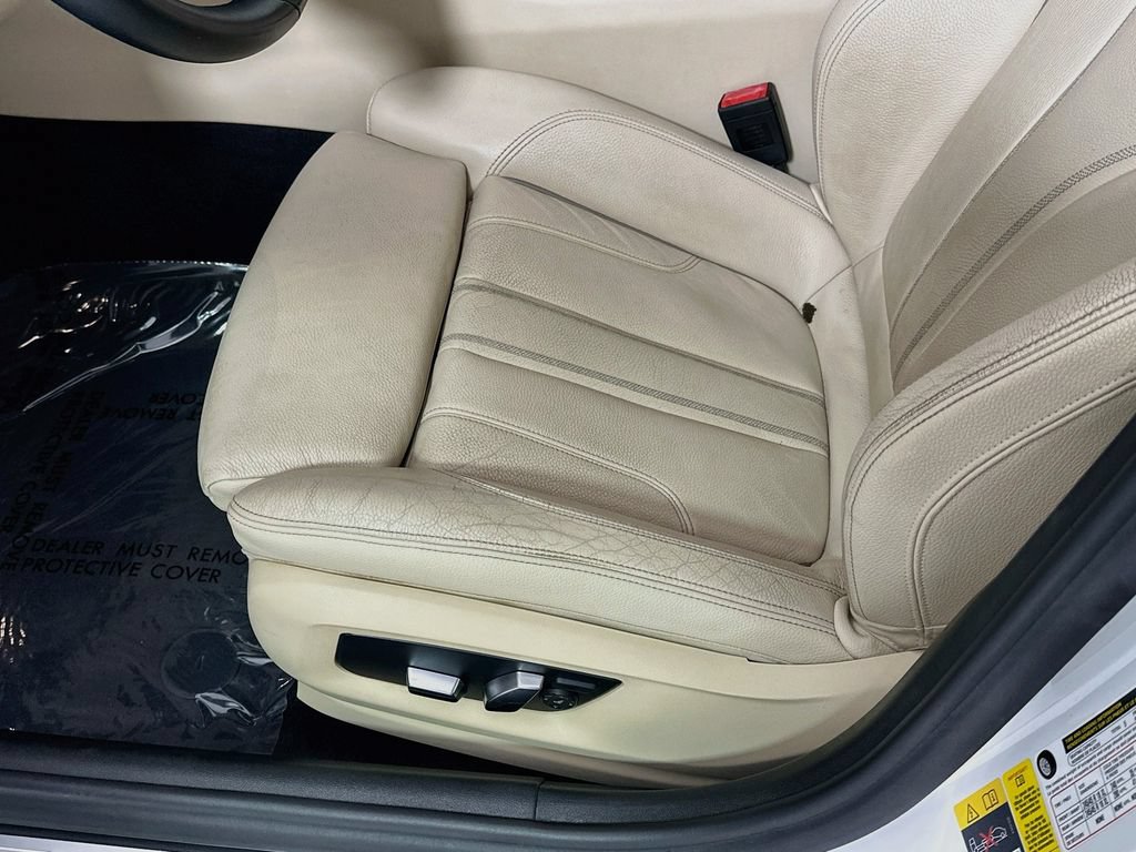 Used 2018 BMW 530e RWD image 21