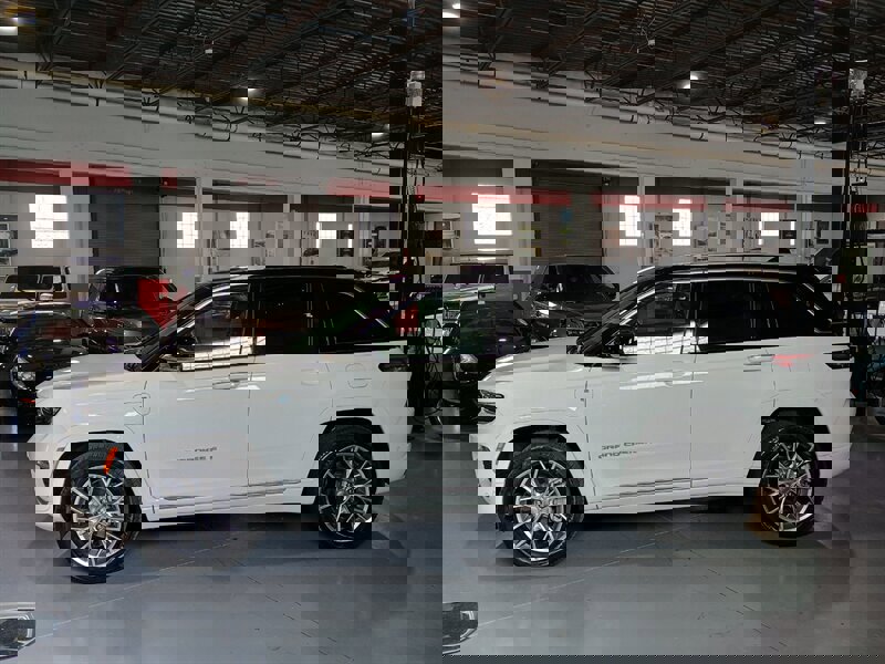 Used 2022 Jeep Grand Cherokee Summit 4xe image 2