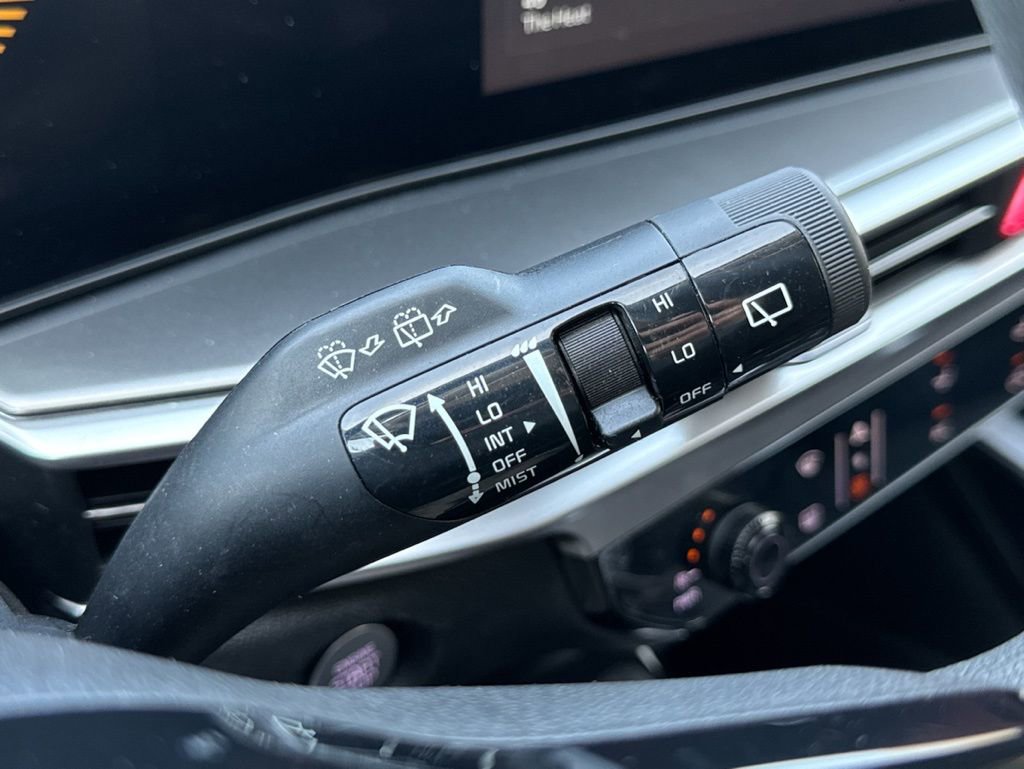 Used 2025 Kia Sorento LX FWD image 17