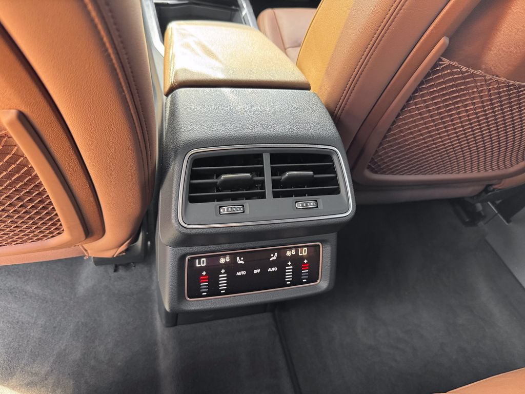 Used 2022 Audi e-tron Premium w/ Convenience Plus Package AWD/4WD image 28
