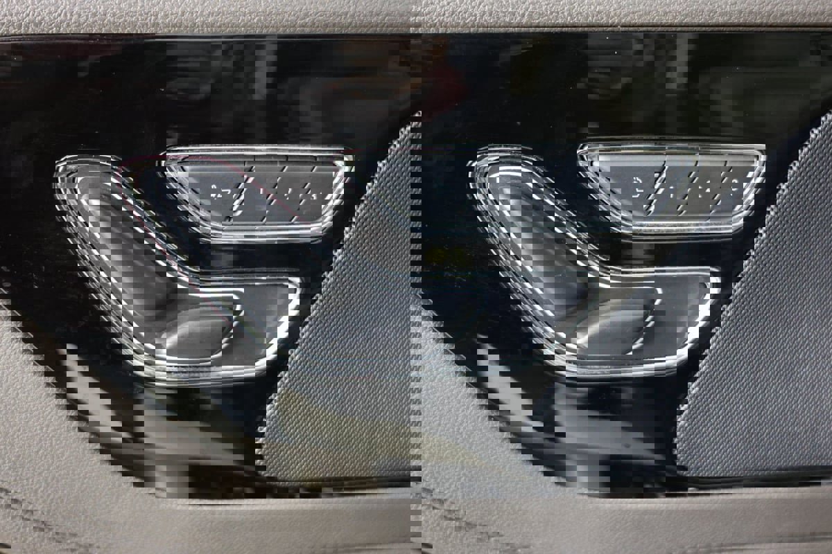 Used 2021 Lincoln Aviator Reserve w/ Class IV Trailer Tow Package image 23