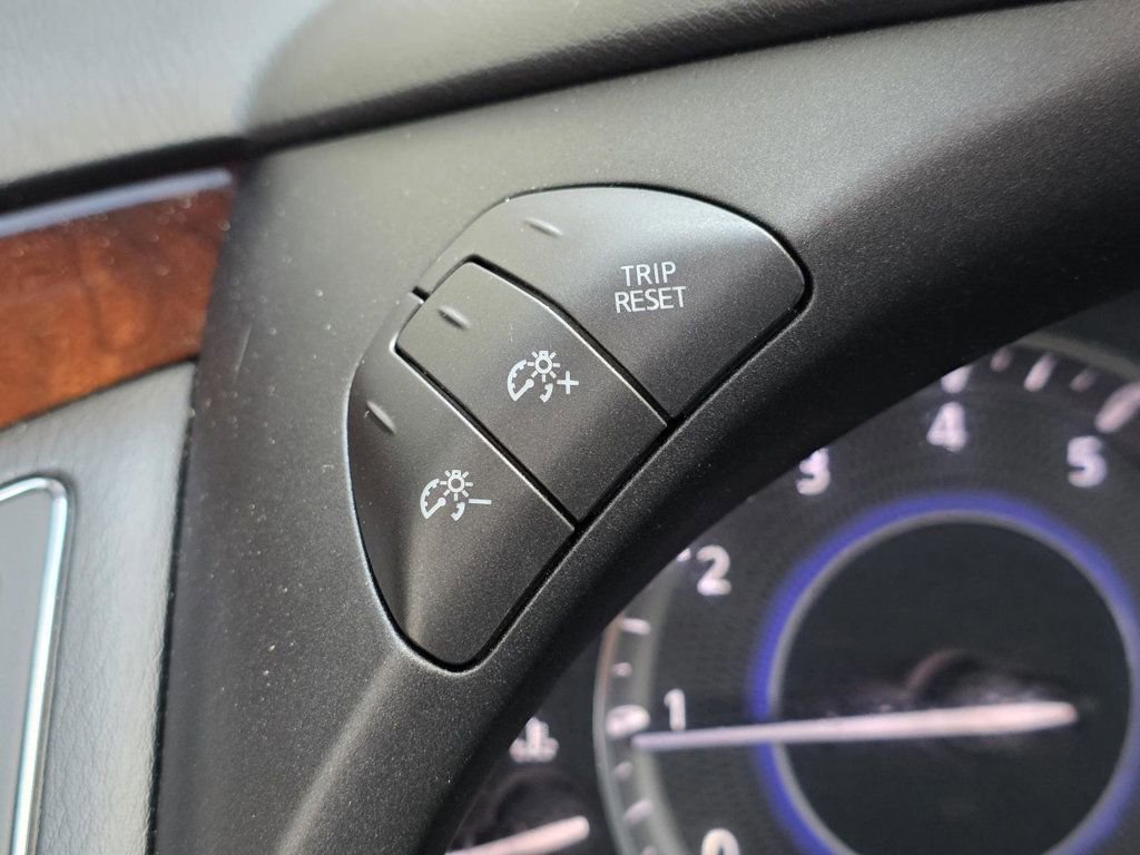 Used 2016 INFINITI QX80 2WD w/ Deluxe Technology Package image 37