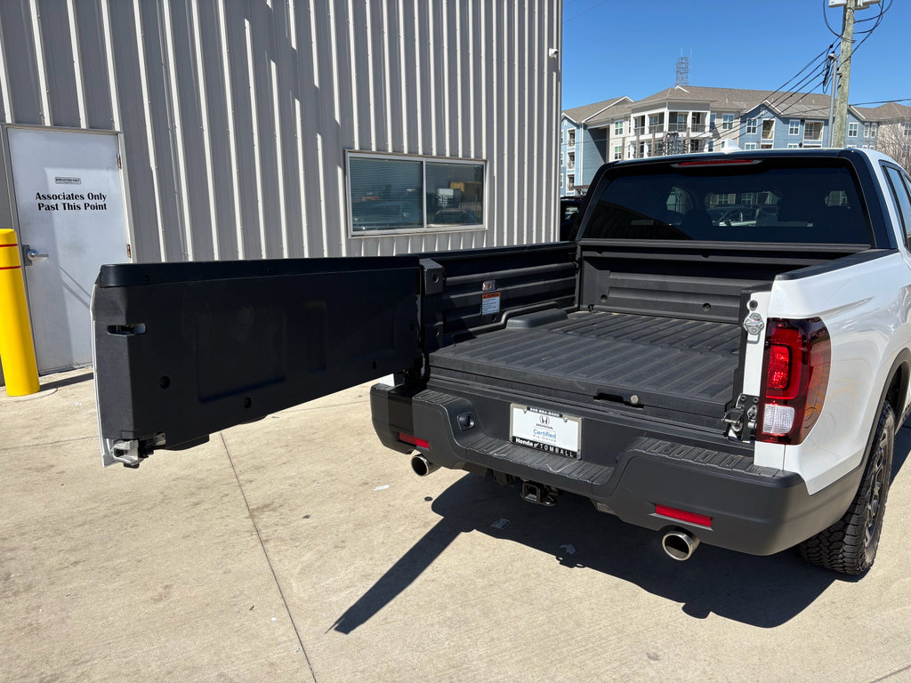 Certified 2025 Honda Ridgeline Sport+ image 24