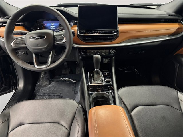 Used 2024 Jeep Compass Limited image 10