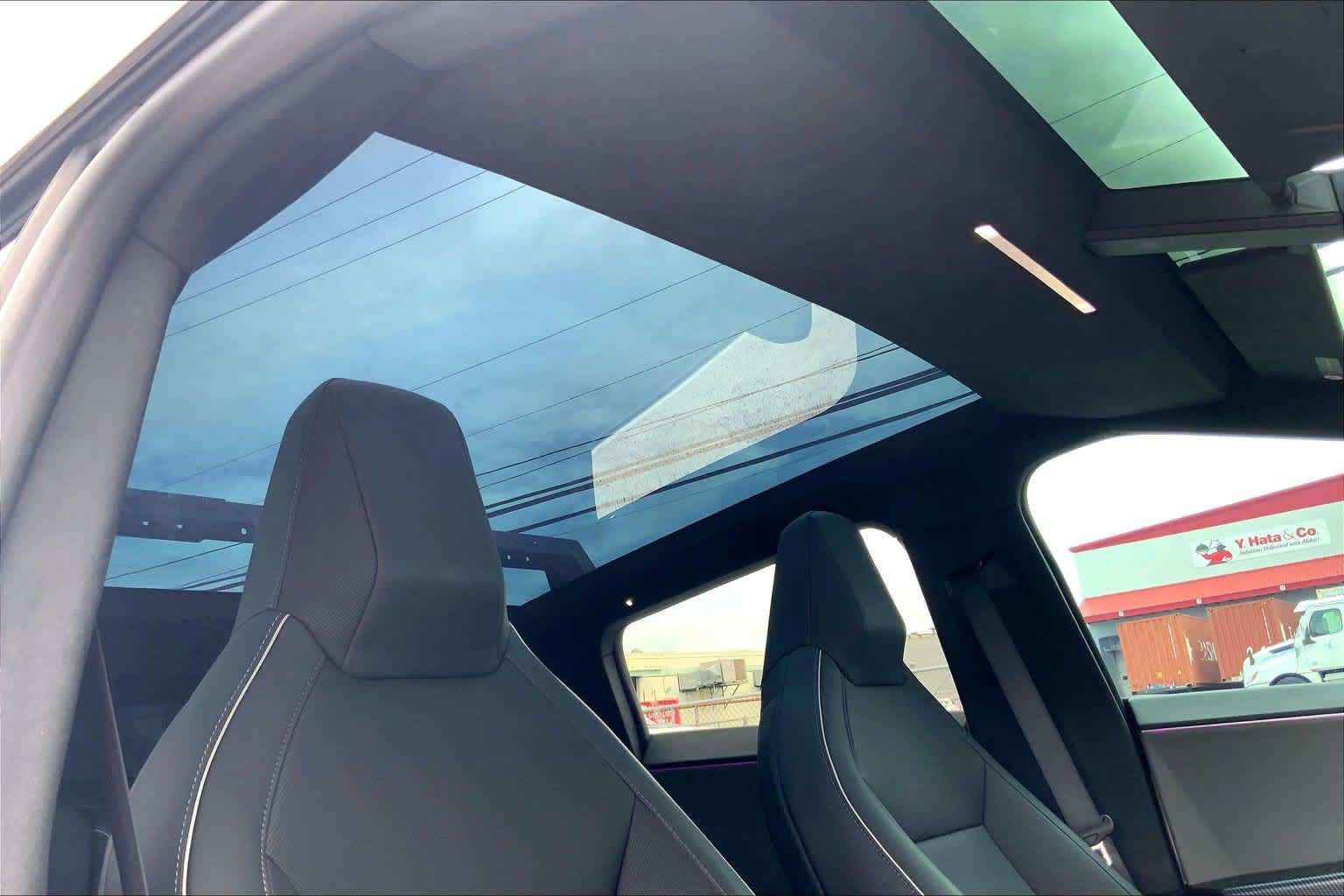 Used 2024 Tesla Cybertruck AWD Crew Cab image 30