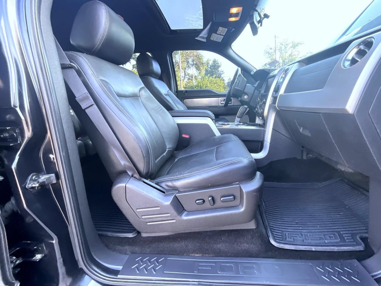 Used 2014 Ford F150 FX4 w/ Equipment Group 402A Luxury AWD/4WD image 18