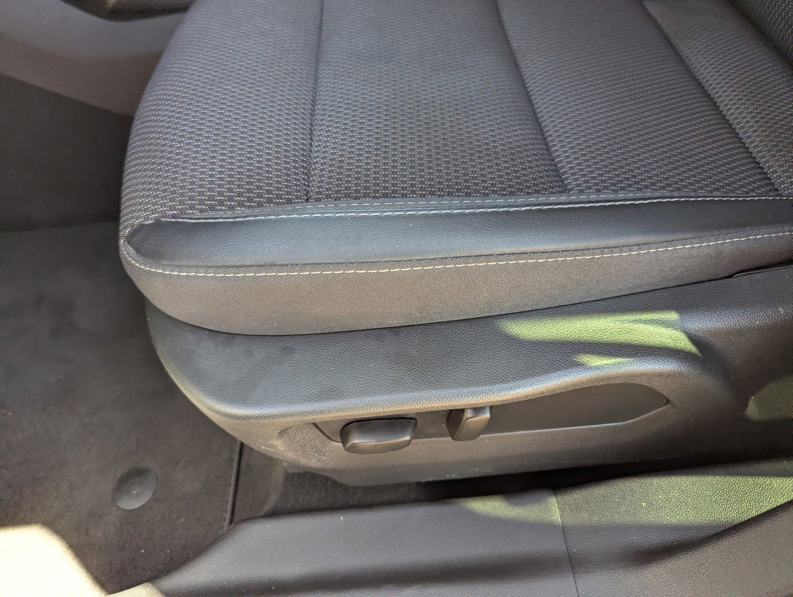 Certified 2023 Buick Envision Preferred w/ Sport Touring Package image 28