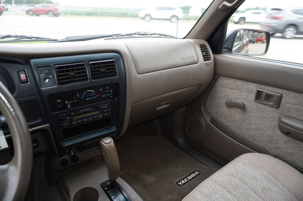 Used 1998 Toyota Tacoma PreRunner RWD image 17