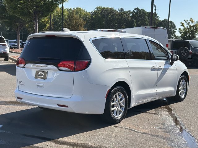 Used 2021 Chrysler Voyager LX FWD image 12