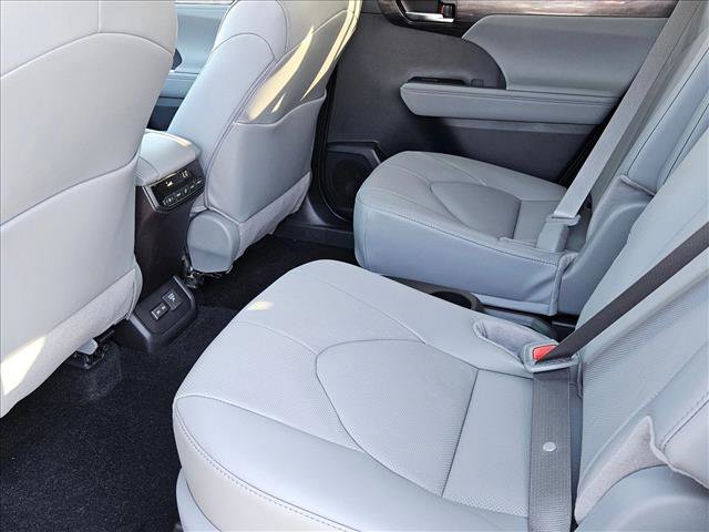 New 2026 Toyota Highlander Limited AWD/4WD image 15