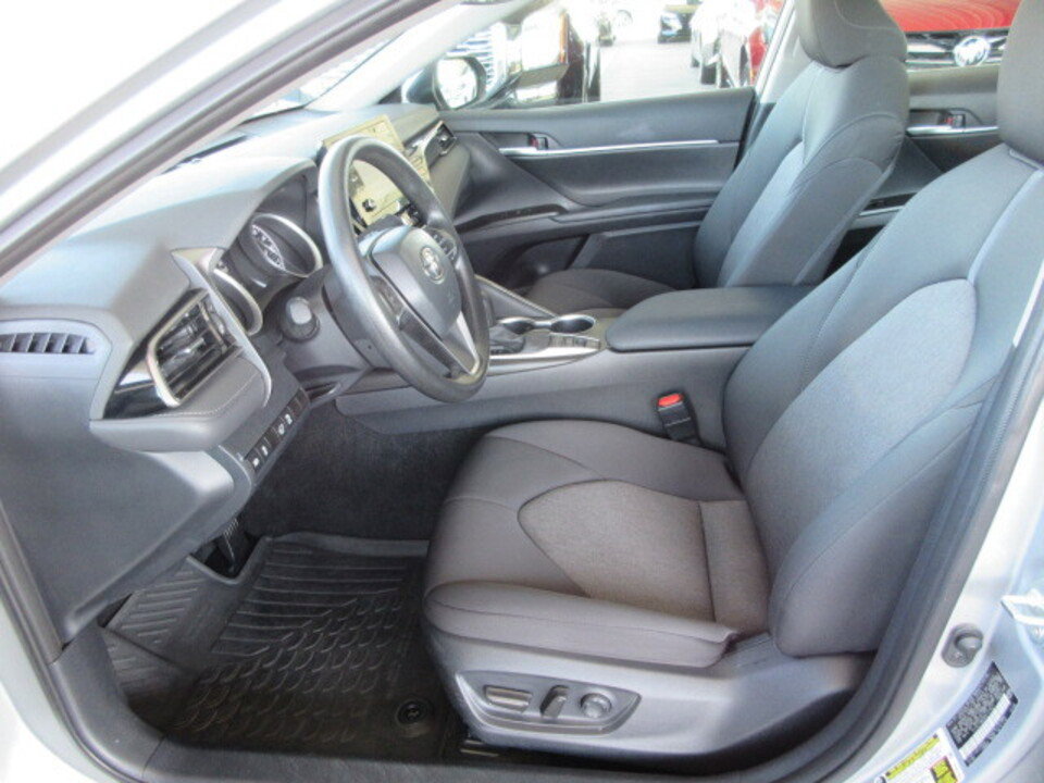 Used 2024 Toyota Camry LE image 10