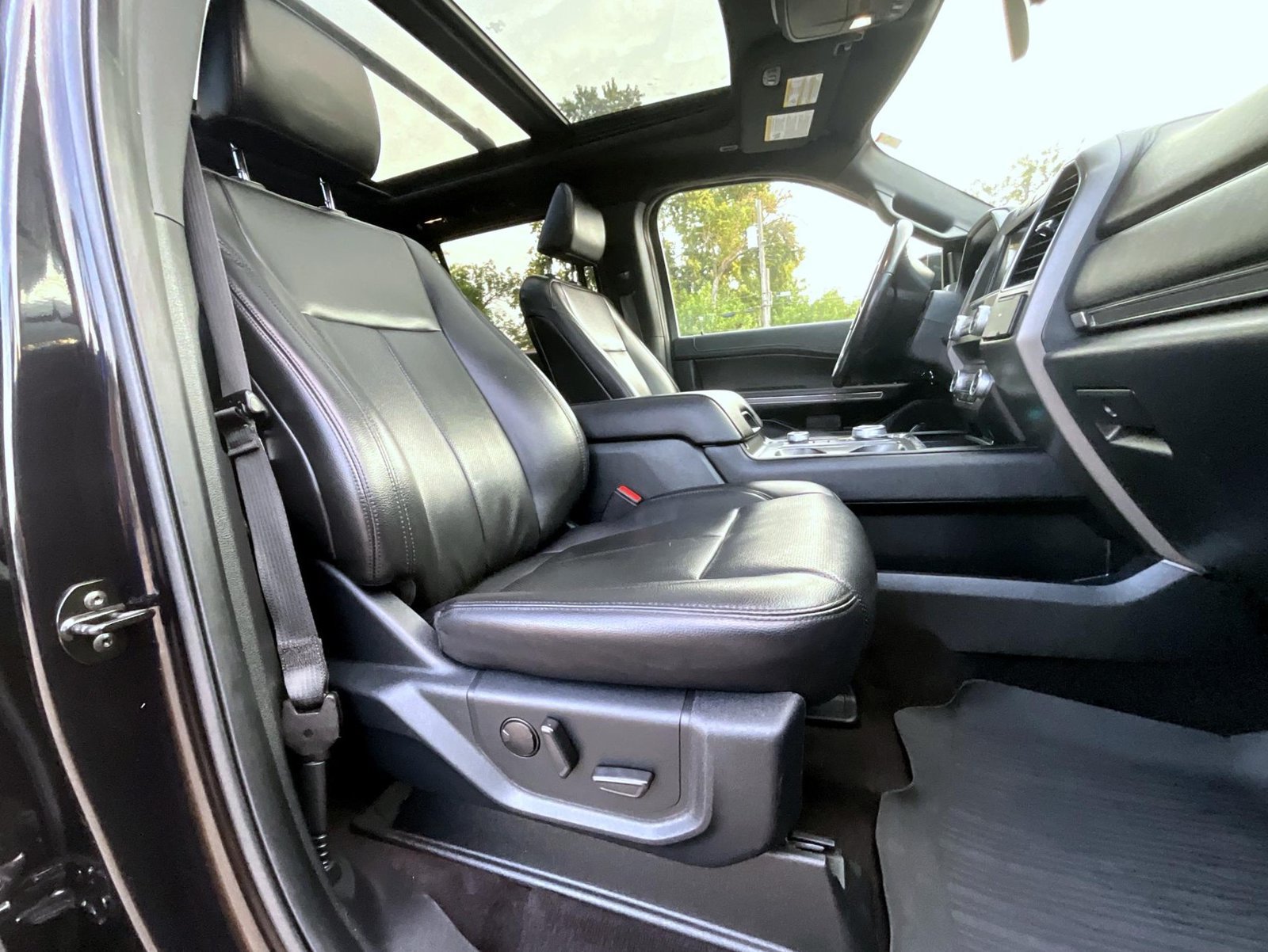 Used 2021 Ford Expedition Max XLT AWD/4WD image 18