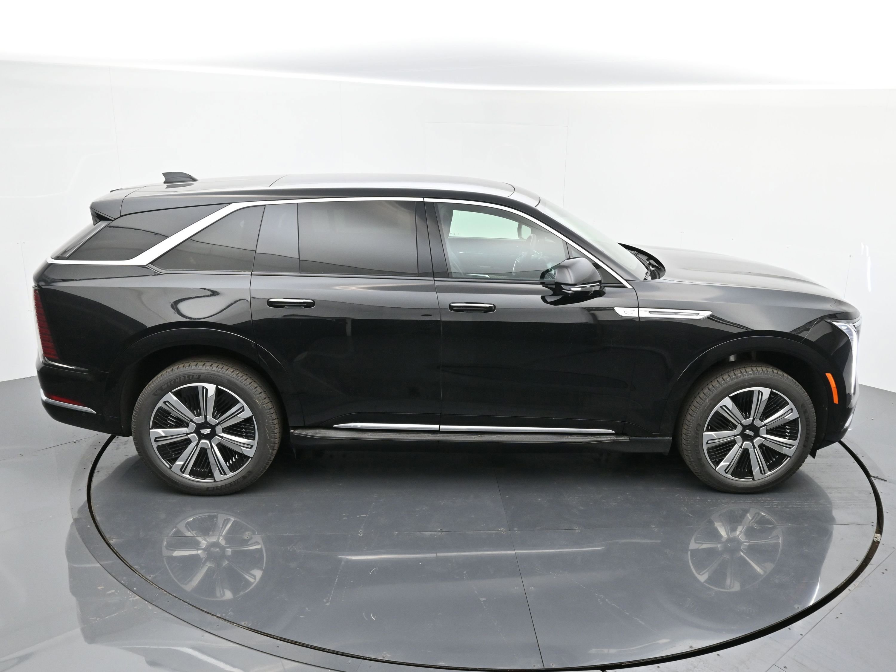 New 2025 Cadillac Escalade IQ Luxury 2 image 28