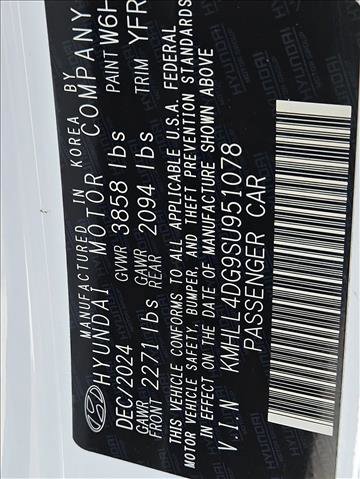 Used 2025 Hyundai Elantra SE FWD image 28