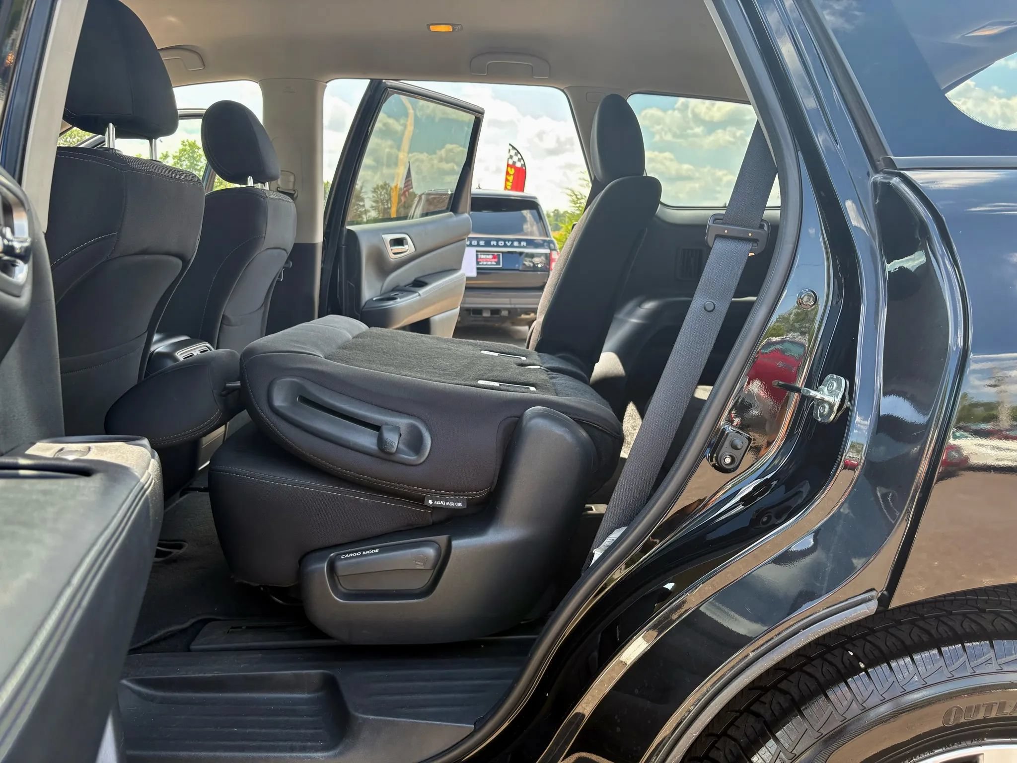 Used 2019 Nissan Pathfinder SV AWD/4WD image 19