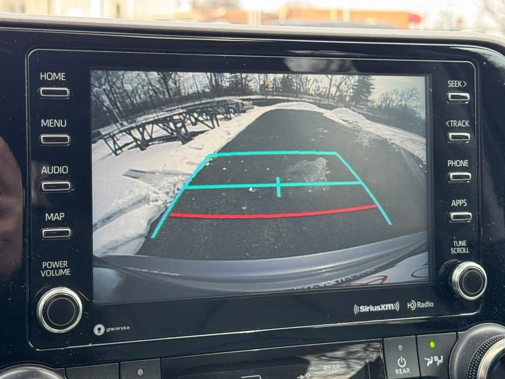 Used 2022 Toyota Highlander XLE image 21