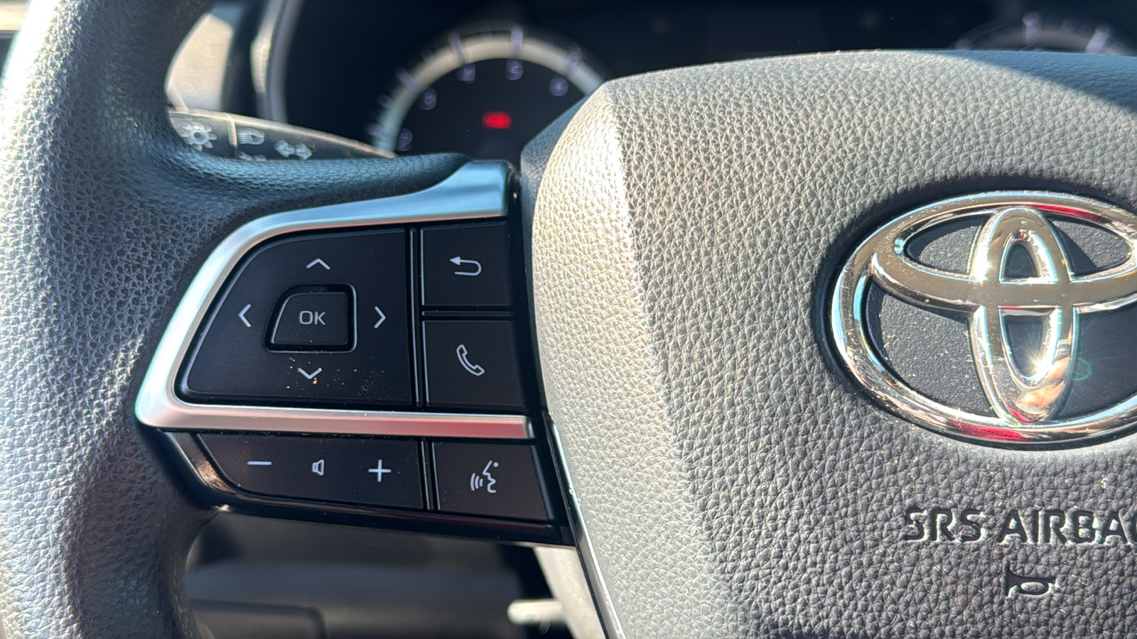 Used 2020 Toyota Highlander L image 22