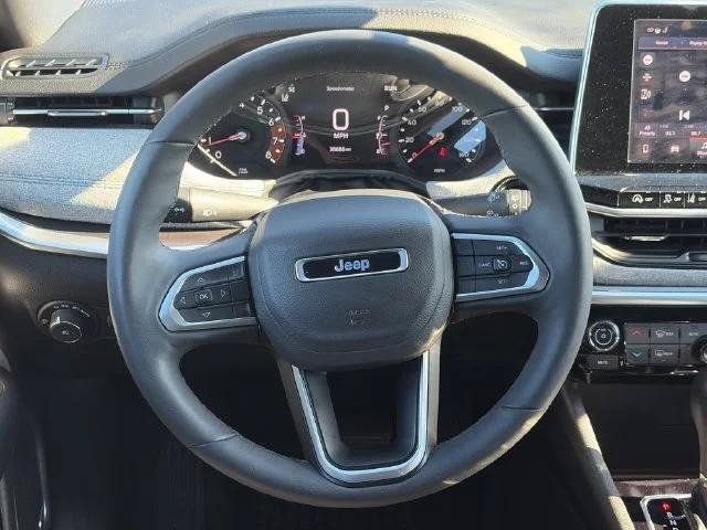 Certified 2025 Jeep Compass Latitude w/ Sun & Sound Group AWD/4WD image 15