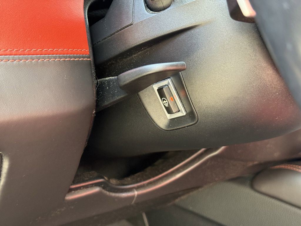 Used 2017 BMW M4 Convertible image 21