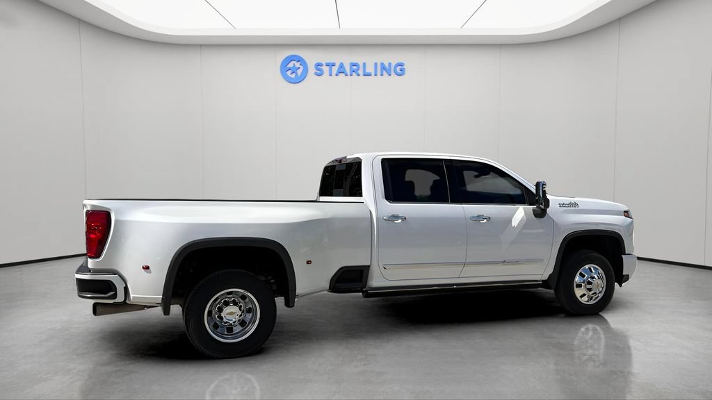 Certified 2024 Chevrolet Silverado 3500 High Country w/ High Country Premium Package AWD/4WD image 11