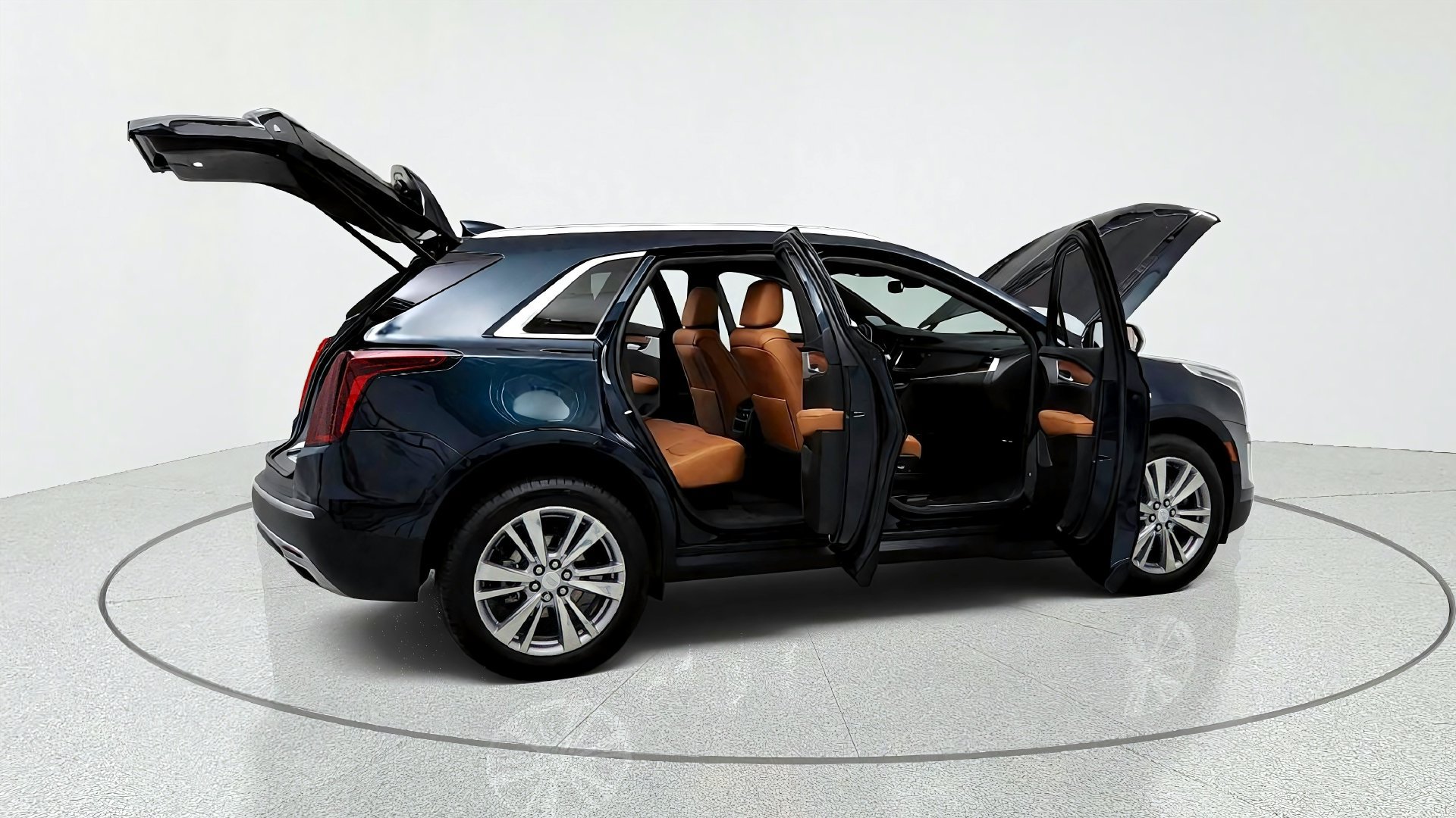 Certified 2024 Cadillac XT5 Premium Luxury w/ LPO, Floor Liner Package AWD/4WD image 13