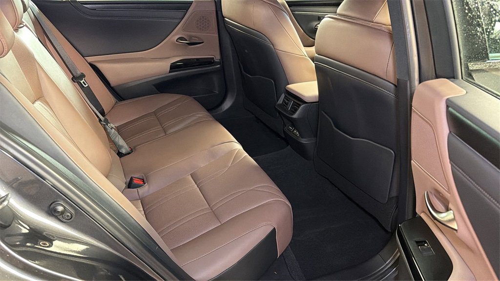 Used 2024 Lexus ES 350 Luxury w/ Technology Package image 12
