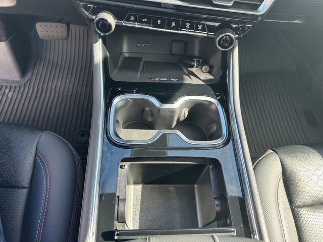 Used 2024 Chevrolet Traverse RS image 17