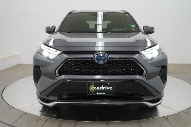 Used 2024 Toyota RAV4 SE w/ Weather & Moonroof Package AWD/4WD image 2
