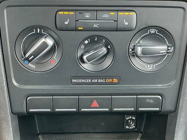 Used 2012 Volkswagen Beetle Turbo FWD image 21