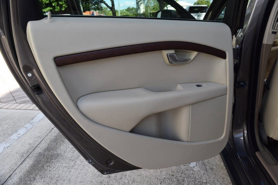 Used 2011 Volvo XC70 3.2 w/ Premium Pkg image 71