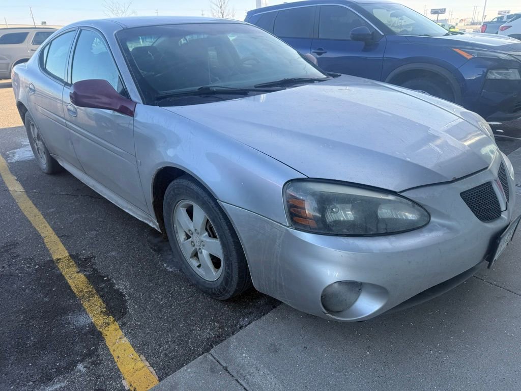 Used 2007 Pontiac Grand Prix w/ Preferred Package image 3